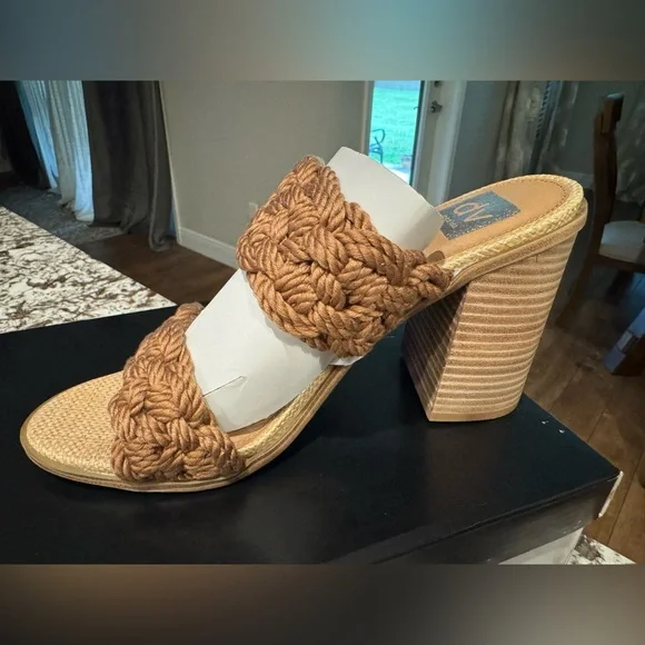 Dolce Vita Heels 🤎 - Picture 4 of 10